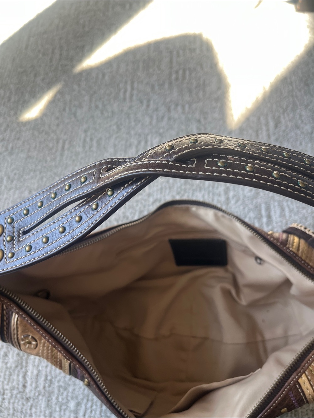 Coach Vintage Brown Leather Shoulder Bag with Gold Accents. Y2K Coach bag rare - Picture 3 of 6